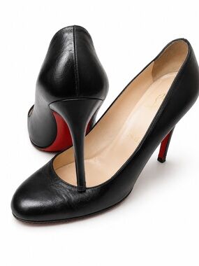 Authentic Christian Louboutin simple pump